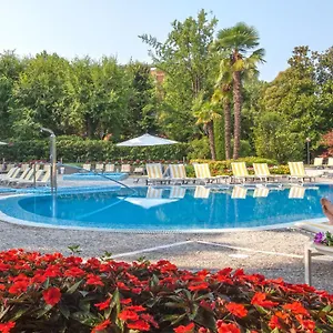 Bristol Buja Hotel